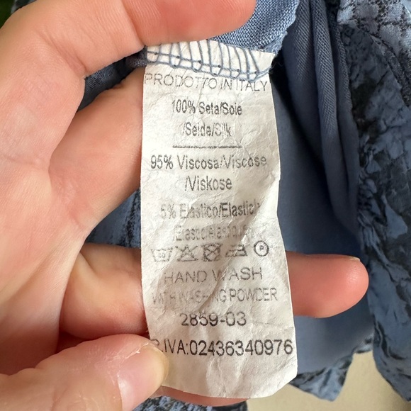 Gigi Moda Italy Silk Python Print Top - Picture 7 of 12